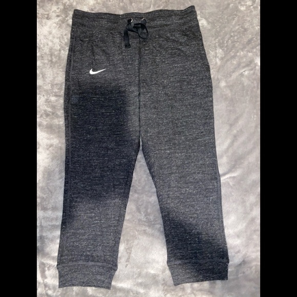 ๐ฅHP๐ฅNike Vintage Capri / Brand New With Tags ... - Picture 3 of 9